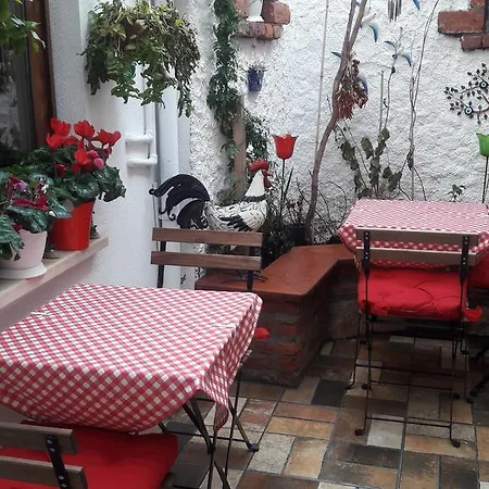 Teos Butik Gazde/Camere de închiriat *